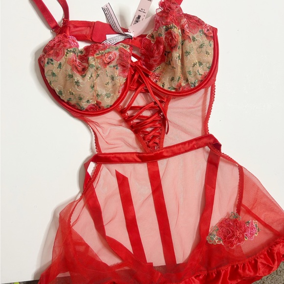NWT VERY SEXY
Wicked Unlined Sheer Dotted Mesh Lace Apron (Size L) - Picture 5 of 10